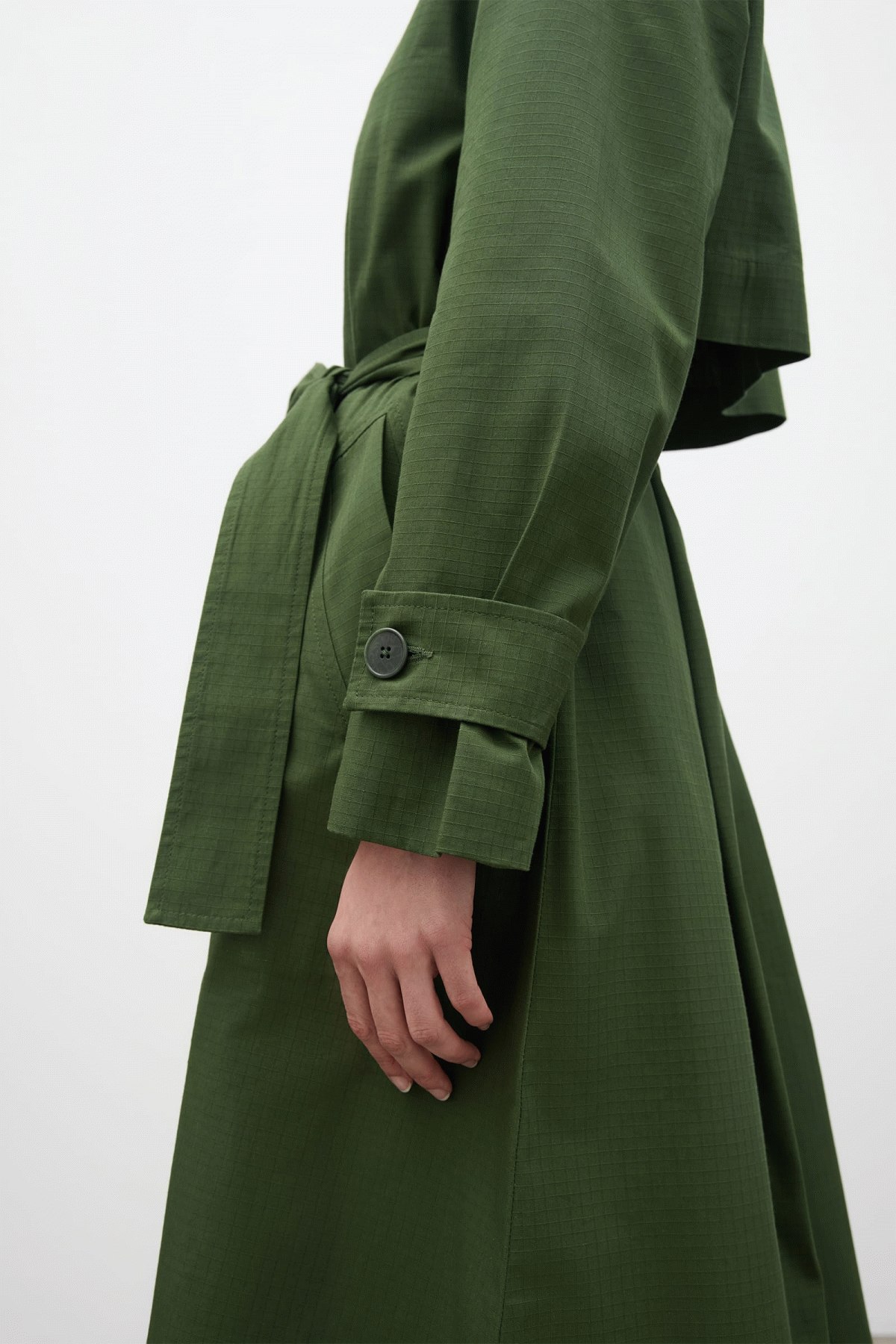 trenckot-cleo-deep-green-kowtow-nila-5.jpg